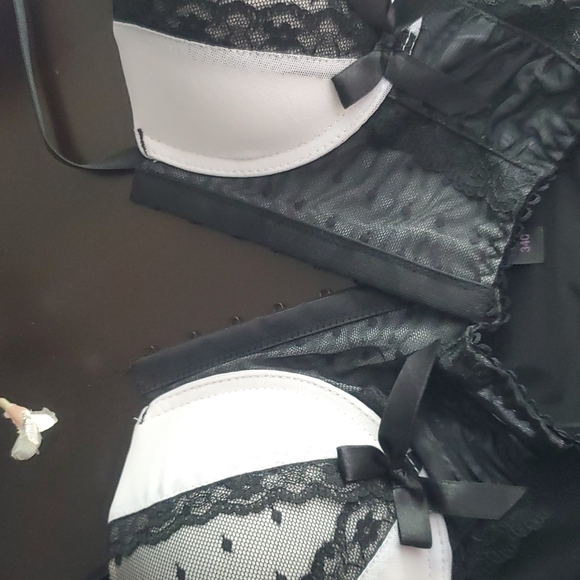 Secret Lace intimates - Picture 3 of 3